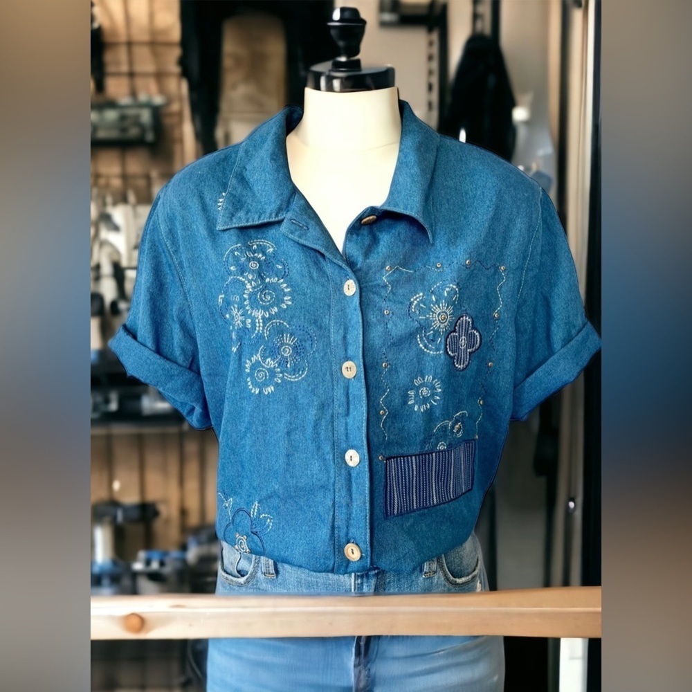 {Vintage} KORET • Blue Embroidered & Wood Beaded Short Sleeve Button Up • XL